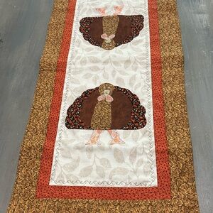 Handmade reversible Fall Decor Thanksgiving Table Runner/Green for Christmas